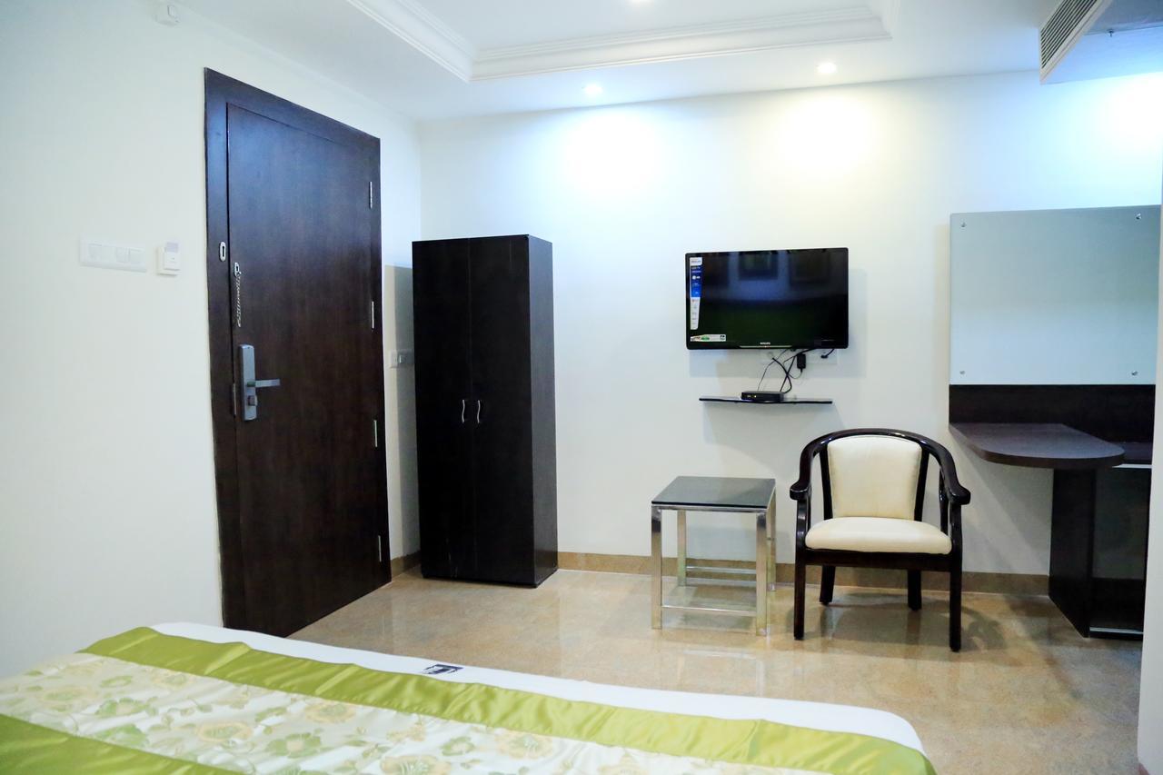 New Hotel Executive Inn Виджаявада Экстерьер фото